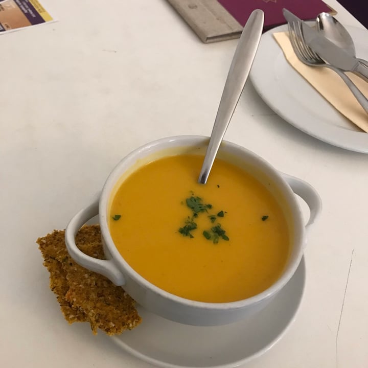 photo of Napfényes Restaurant and Confectionery Creamy Carrot Soup with Ginger & Sesame Crackers shared by @bbrunner85 on  12 Oct 2021 - review