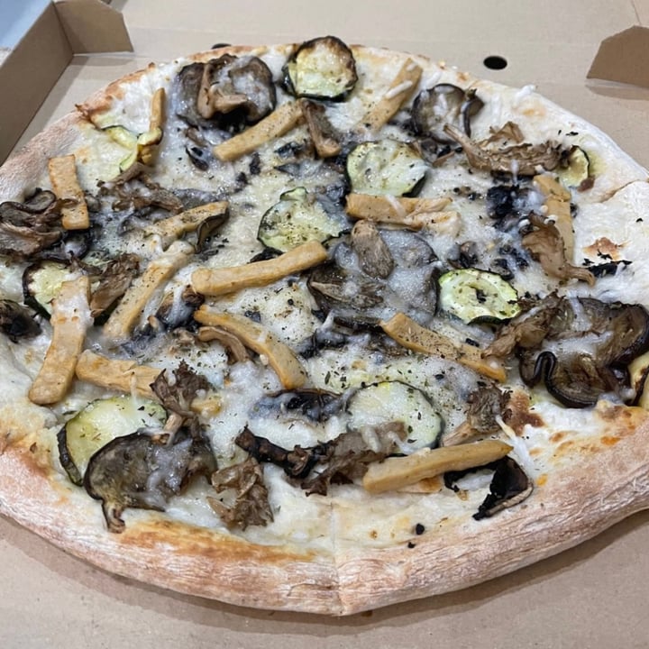 photo of Pizzarelli Ollerias 33 Pizzas Veganas Al Gusto shared by @carmensanchzmnoz on  05 Jan 2022 - review