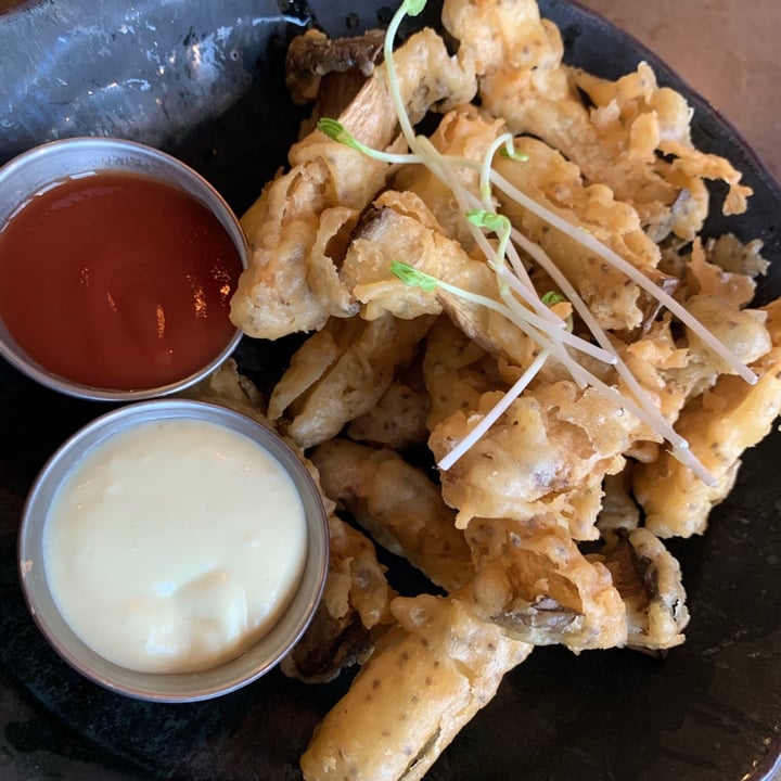 photo of Yong Green Food Oyster mushroom calamari shared by @cnnna on  21 Dec 2020 - review