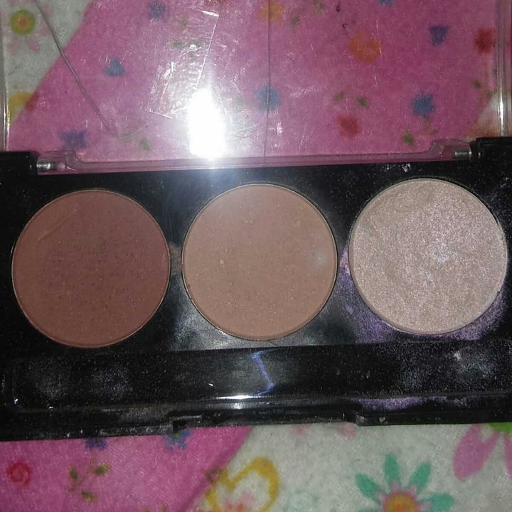 photo of L.A. COLORS Nude smokey eye eyeshadow shared by @veganmamabear on  31 Aug 2020 - review
