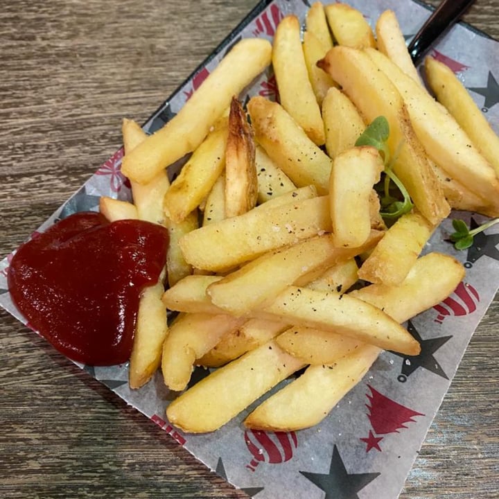 photo of Mugg & Bean Side dish of Fries shared by @bianca1701 on  16 Dec 2021 - review