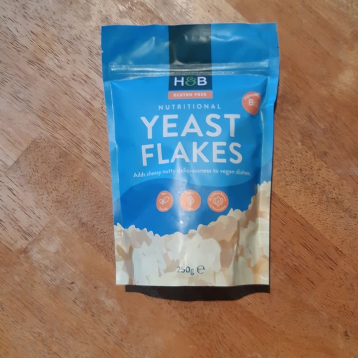 review photo of Holland & Barrett Nutritional Yeast Flakes shared by @cracklepop44 on 17 May 2022 - review