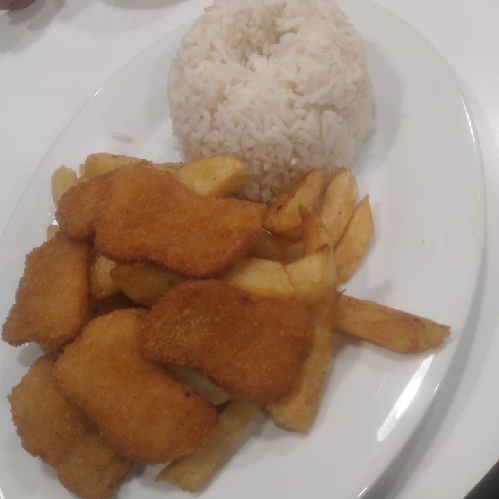 photo of Loving Hut - Golden Food Nugget con papas fritas shared by @alessa182 on  23 Jul 2021 - review