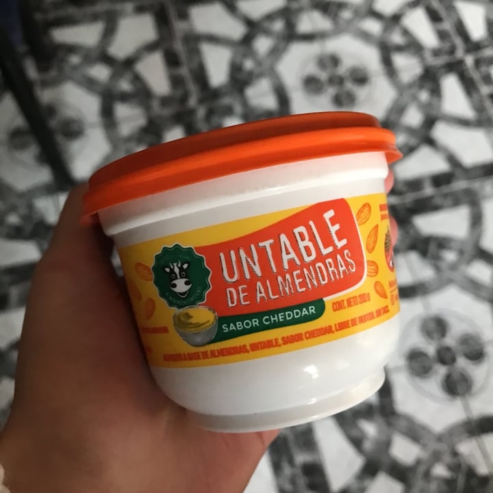 review photo of Felices Las Vacas Untable de Almendras Sabor Cheddar shared by @melaniemarchesi on 01 Aug 2020 - review
