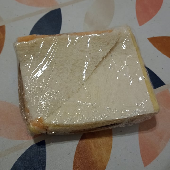 photo of La Vegana cantina Sandwich de miga pasión de jamón y queso shared by @aldyflorent on  03 Dec 2022 - review