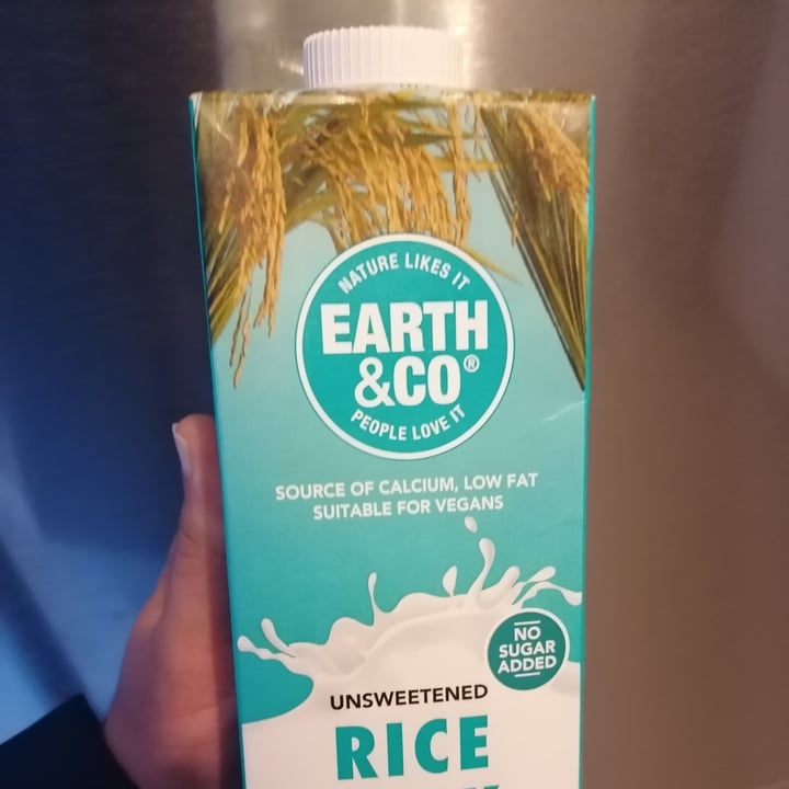 photo of Earth & Co Unsweetened Rice Milk shared by @rushisushi7 on  19 Nov 2020 - review