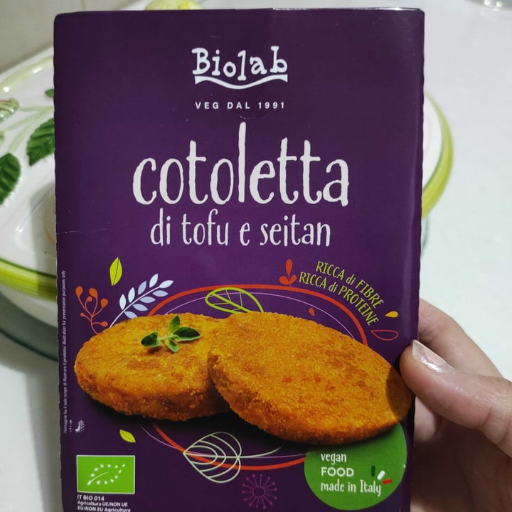 photo of Biolab Cotoletta di tofu e seitan shared by @edvige83 on  06 Oct 2022 - review