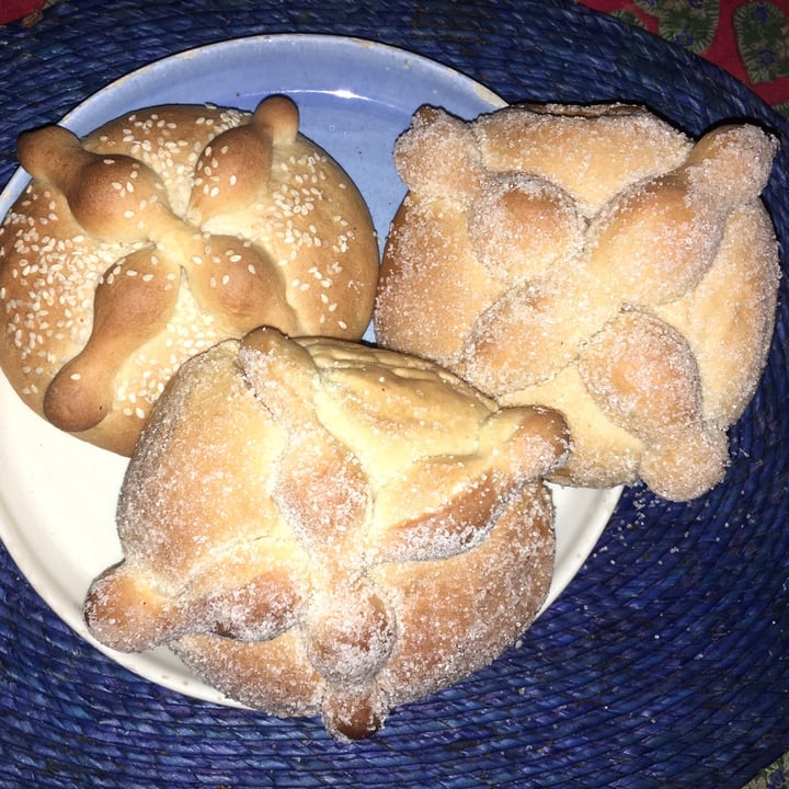 photo of Libres X Siempre - Panadería Vegana Pan de muerto shared by @mimiceron on  25 Oct 2020 - review
