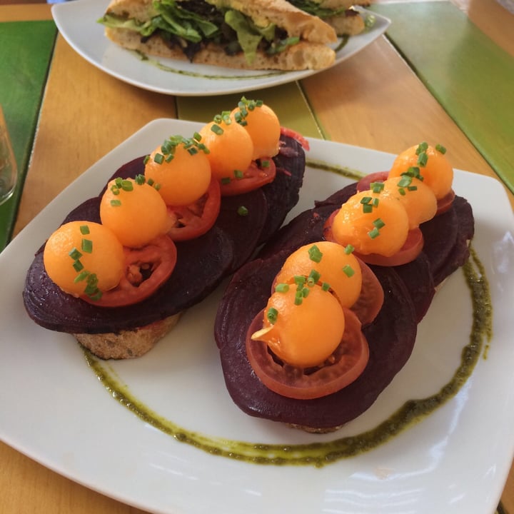 photo of Dulce Romero Panaderia Gourmet Bruschetta with beets, cantaloupe amd chili dressing shared by @jeromed on  18 Jan 2020 - review