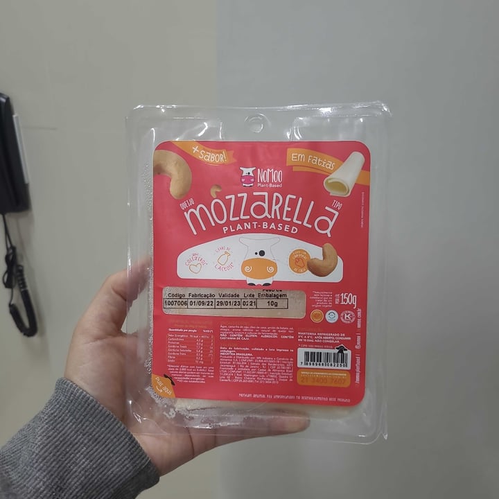 review photo of NOMOO Plant-Based Brasil Queijo mozzarella shared by @trthais on 04 Oct 2022 - review