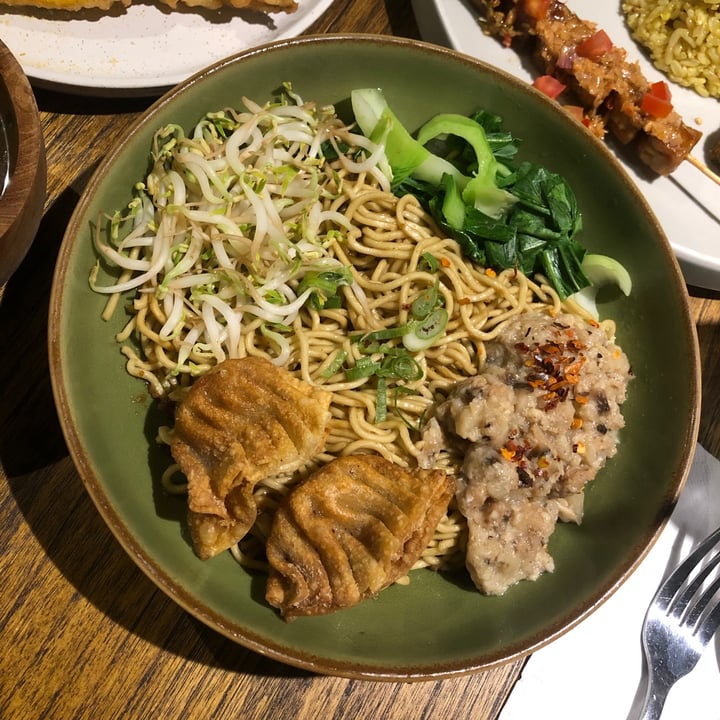 review photo of Burgreens Menteng Vegan Yamien shared by @jeannewidya on 21 Feb 2021 - review
