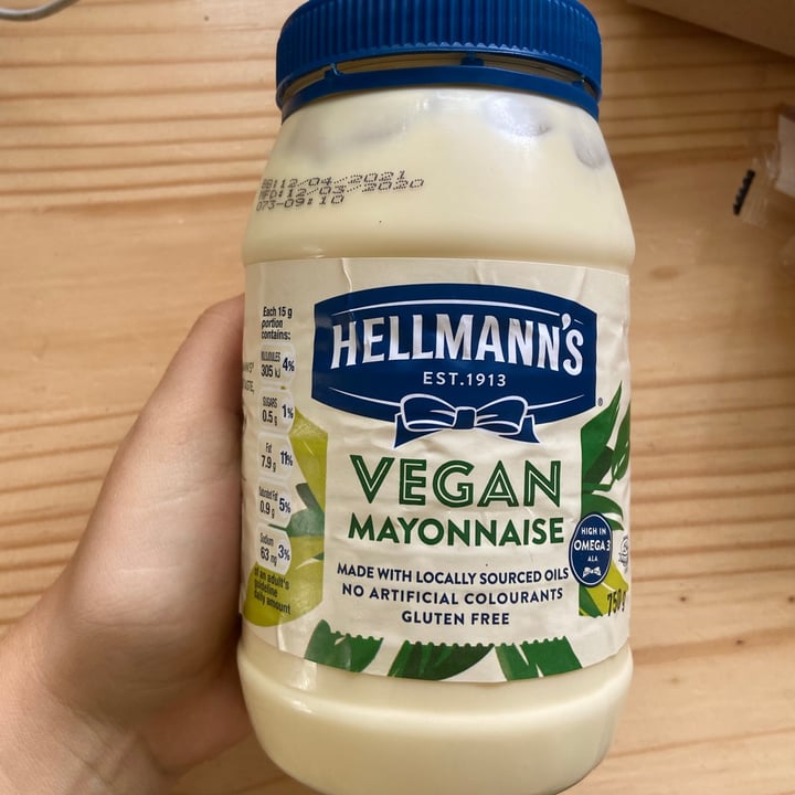 photo of Hellmann’s Hellman’s Vegan Mayonnaise shared by @vegan28 on  26 Apr 2020 - review