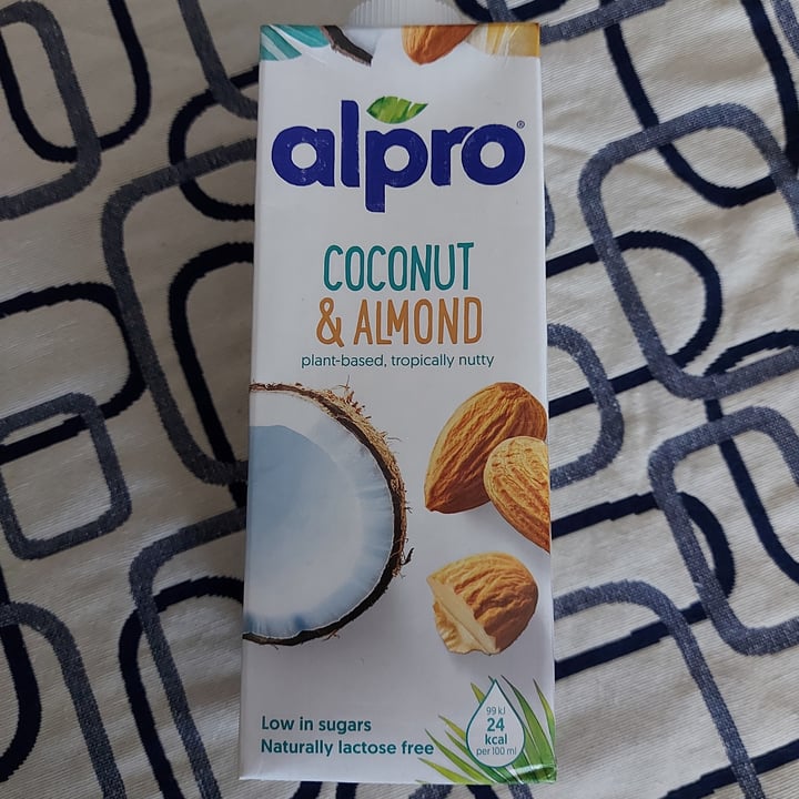 photo of Alpro Alpro  - Almond and Coconut Milk shared by @glioffi on  04 Mar 2022 - review