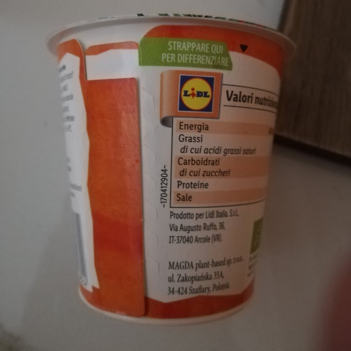 photo of Vemondo yogurt bio cocco pesca shared by @marcomare on  10 Sep 2022 - review