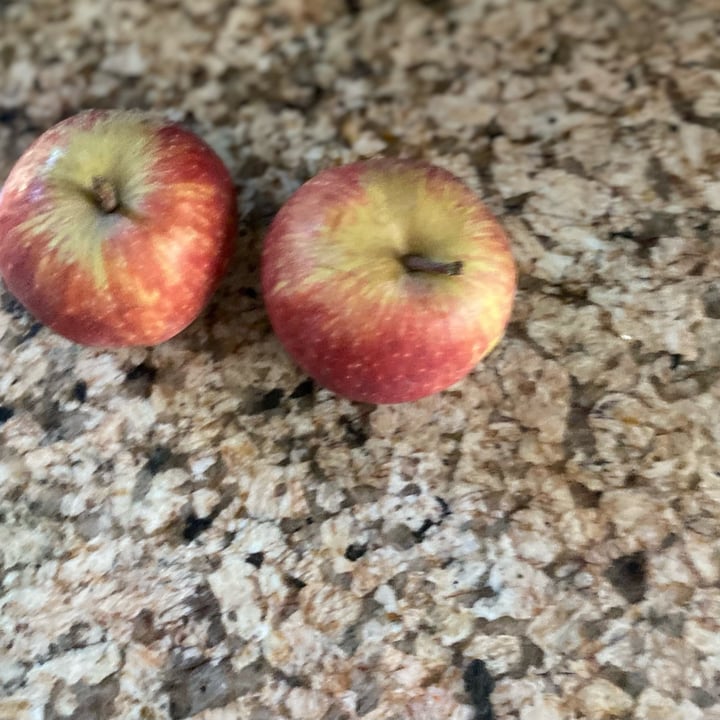photo of Woolworths Food Blush apples shared by @sarbearcor on  27 Apr 2022 - review