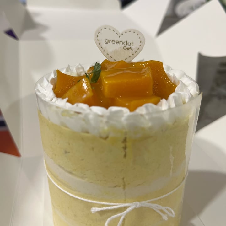 photo of Greendot PAYA LEBAR SQUARE Mango Cake shared by @soy-orbison on  05 Nov 2022 - review