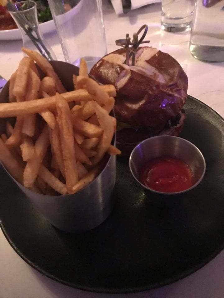review photo of P.S. Kitchen Smoky BBQ Burger shared by @sapphicmedusa on 18 Nov 2019 - review