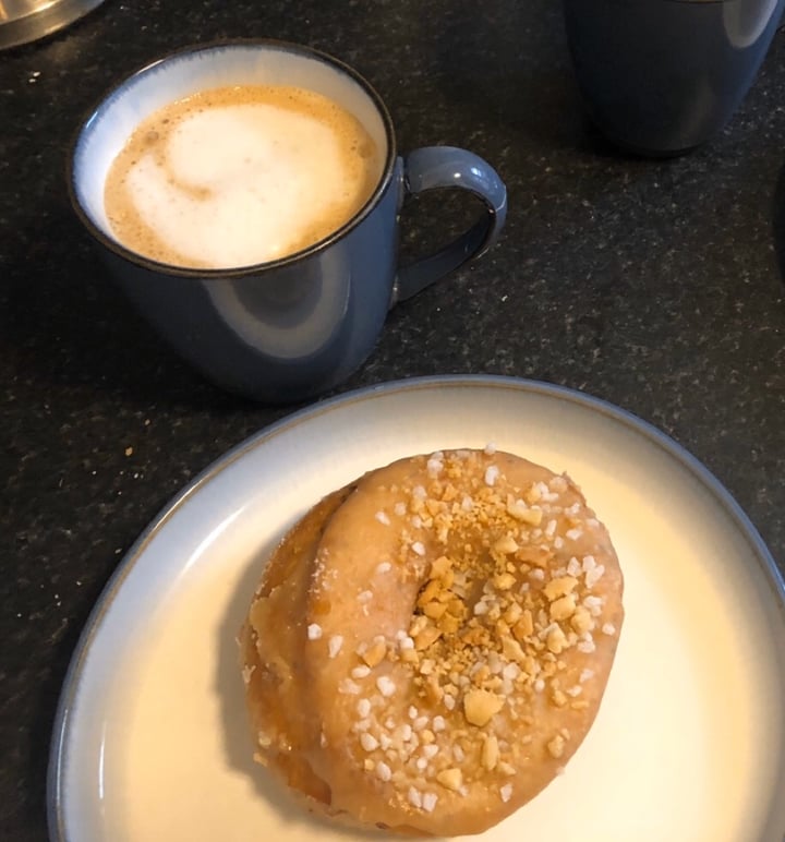 photo of Tantrum Doughnuts Vegan Peanut Butter Ring shared by @bear on  03 Feb 2020 - review