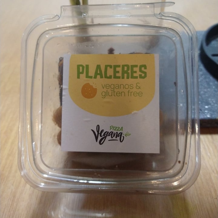 review photo of Pizza Vegana Ramos Mejia Brownie con dulce de leche shared by @camibrandan on 22 Aug 2022 - review