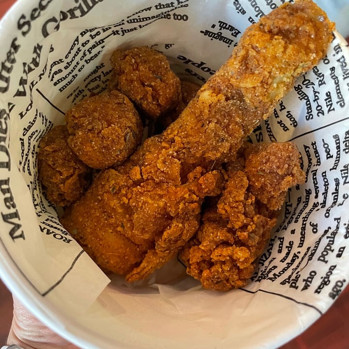 photo of Vegan Streetfood Deli - Obs Oh My Cluck bucket shared by @sparkleshinejen on  04 Aug 2021 - review