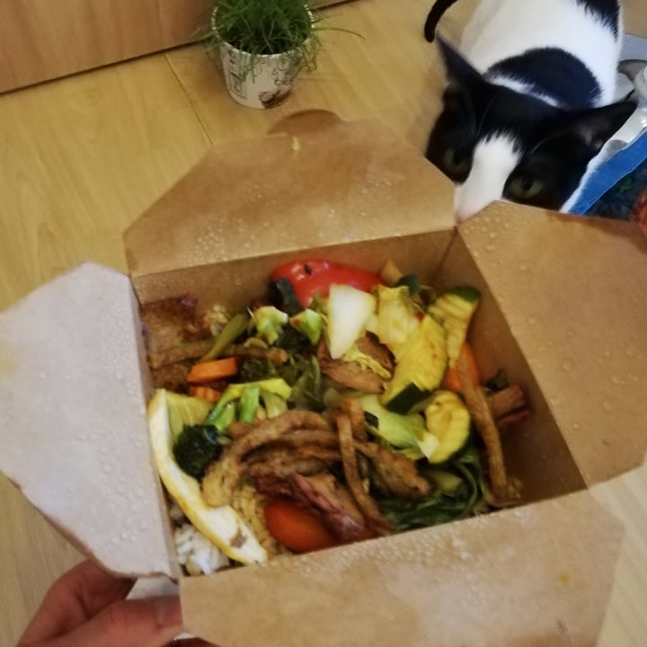 review photo of OUAI - Simply Vegan Colourful Souls shared by @mareikeks on 04 Jun 2021 - review