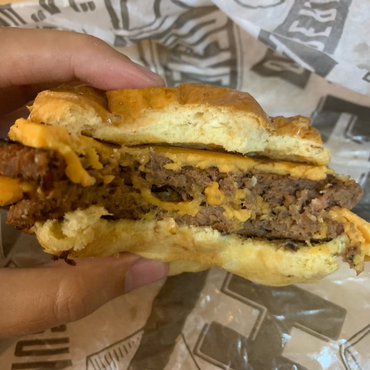 review photo of Perez-H Microcentro Not Doble Cheese shared by @onomatias on 15 Nov 2022 - review