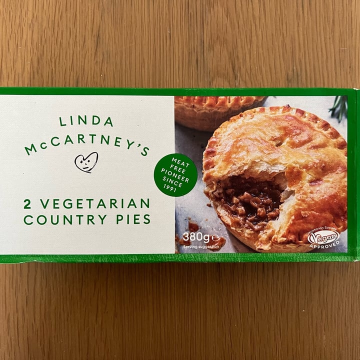 review photo of Linda McCartney's 2 vegetarian Country pies shared by @aryan26 on 12 May 2022 - review