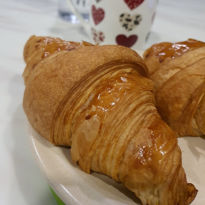 photo of Privé Tiong Bahru Croissant shared by @parismelody on  16 Feb 2021 - review