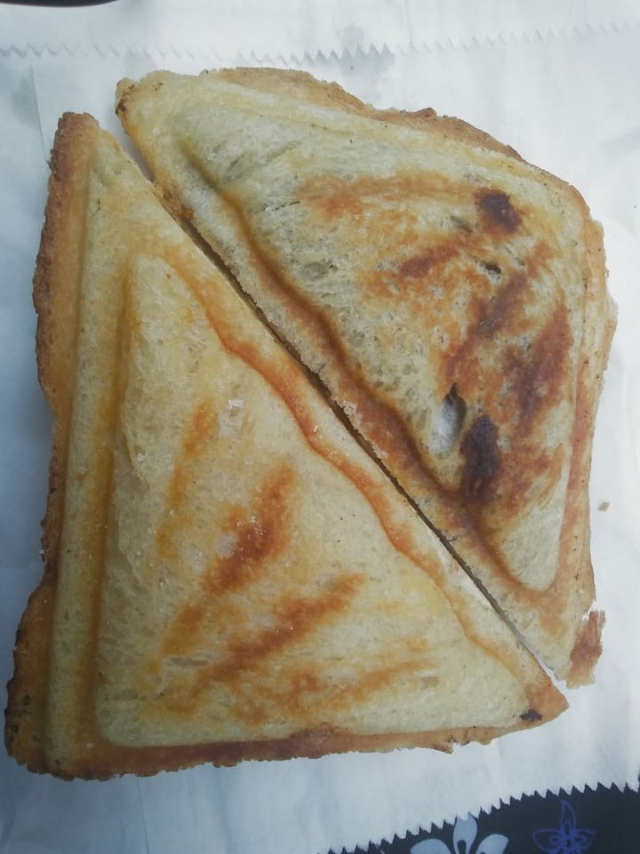 photo of UNION KIOSK Avocado, Vegemite and Cheese Jaffle shared by @veganadam on  03 Oct 2019 - review