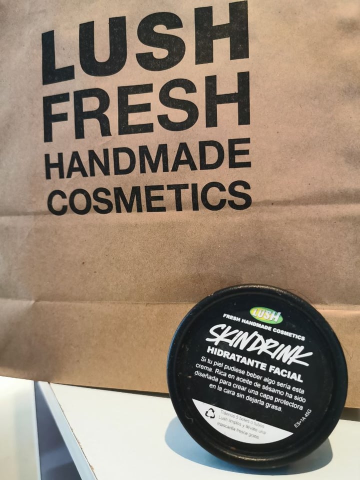 photo of LUSH Fresh Handmade Cosmetics Hidratante facial skin drink shared by @andreadk on  22 Feb 2020 - review