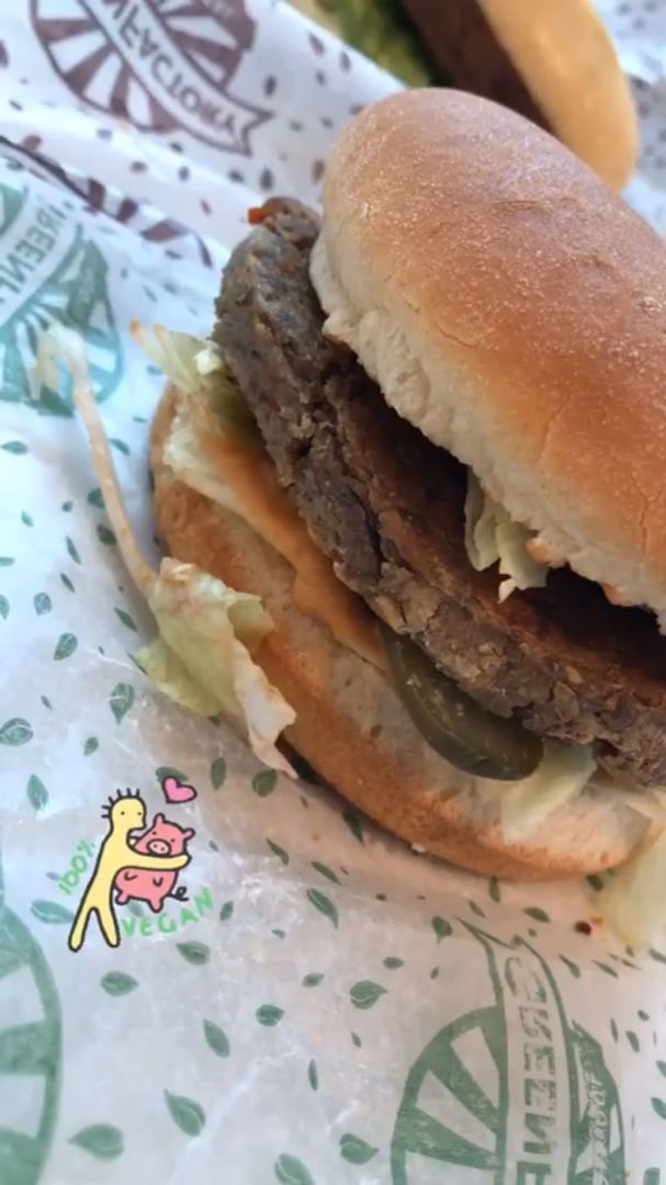 review photo of GreenFactory Double Green shared by @jenniferchavess on 09 Dec 2019 - review