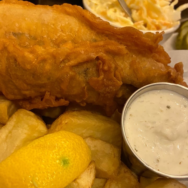 review photo of Sutton and Sons Fish And Chips Fish & Chips shared by @eimadethisvegan on 05 Jan 2022 - review