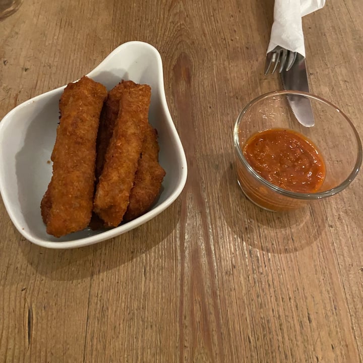 photo of The Judgy Vegan café & bar Vegan seitan wings shared by @parissa on  05 Dec 2021 - review