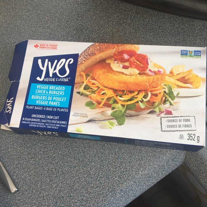 photo of Yves Veggie Cuisine Yves veggie breaded chick'n burgers shared by @melodiepaquetanimals on  02 Sep 2021 - review