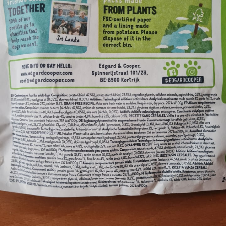 review photo of Edgard Cooper Doggy Dental Crisp Apples & Eucalyptus Oil shared by @dana03 on 03 Mar 2022 - review