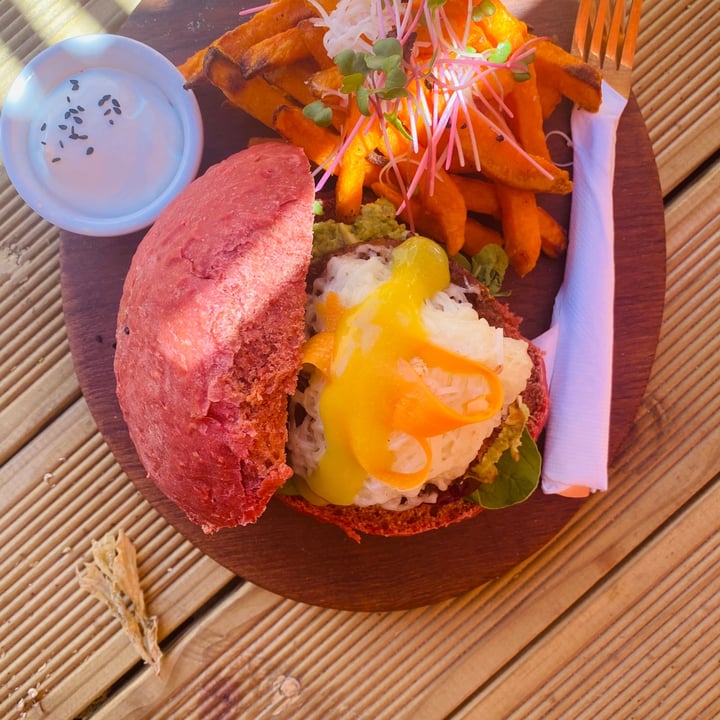 review photo of The Conscious Kitchen Beyond meat burger served with sweet potato chips shared by @lindelwa77 on 02 Jan 2021 - review