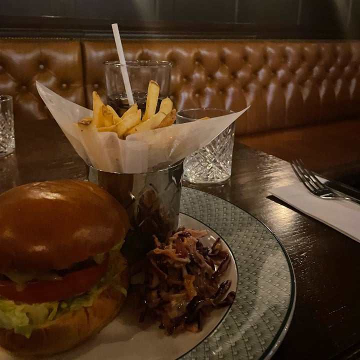 photo of Cosy Club vegan burger shared by @jefferyjames on  27 Mar 2022 - review