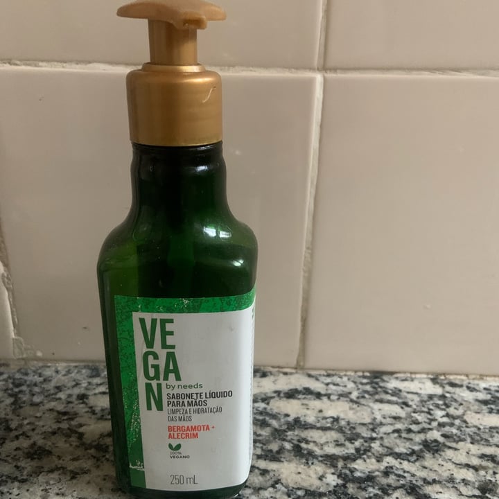 photo of Vegan Vitality sabonete liquido shared by @silvaniamalini on  19 Sep 2022 - review