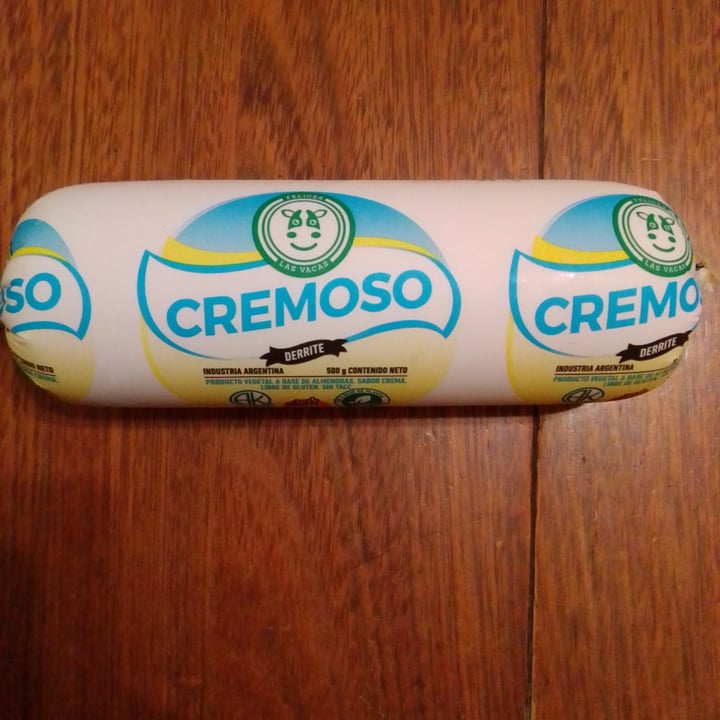 photo of Felices Las Vacas Queso Cremoso en Cilindro shared by @annamulone on  03 Jul 2021 - review