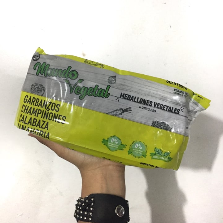 review photo of Mundo Vegetal Medallones de Garbanzos Champiñones Calabaza y Zanahoria shared by @kattastrofe on 07 Sep 2022 - review