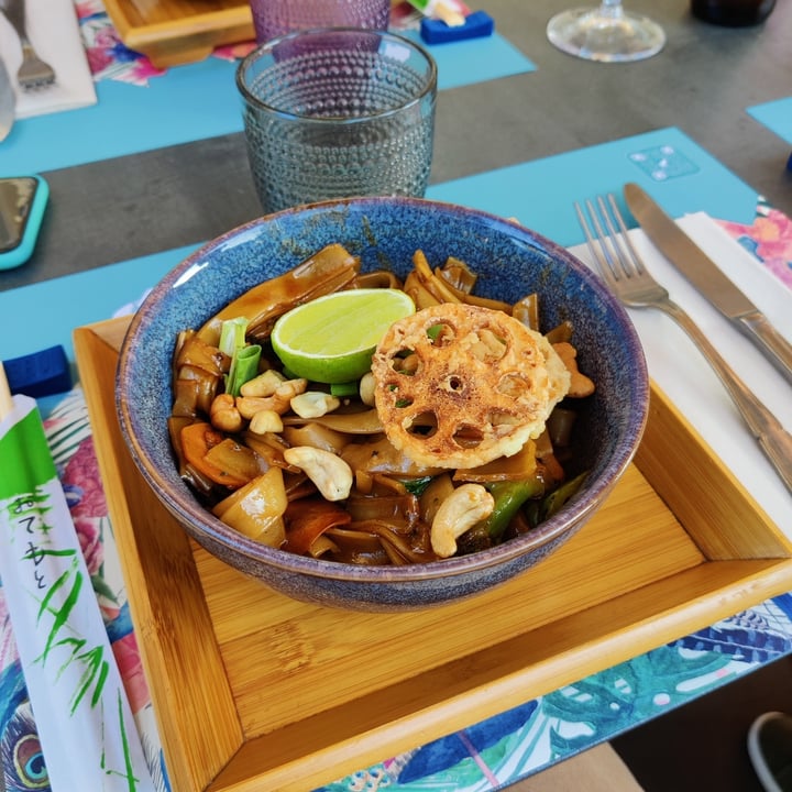 photo of Dhabbu - l'asiatico Pad Thai vegan shared by @michelanice on  19 Jul 2022 - review