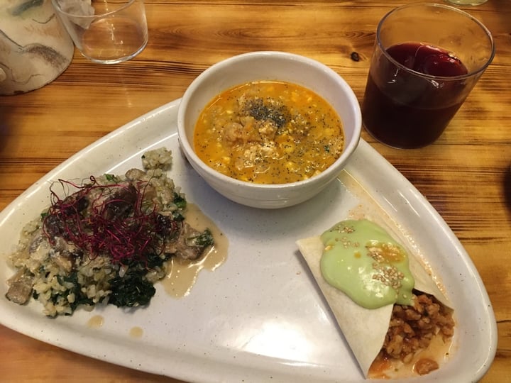 photo of La Encomienda Combo Vegano shared by @yanam92 on  06 Mar 2020 - review