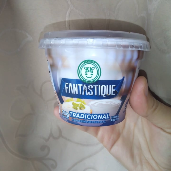 review photo of Felices Las Vacas Queso Untable Fantastique Sabor Tradicional shared by @almaveg22 on 20 Feb 2022 - review