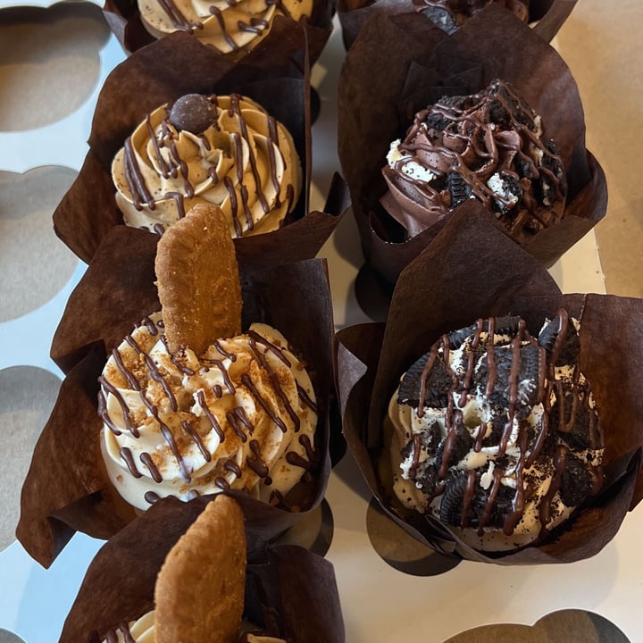 photo of Rosa Bakes Assorted cupcakes shared by @jonnyd on  30 Sep 2022 - review