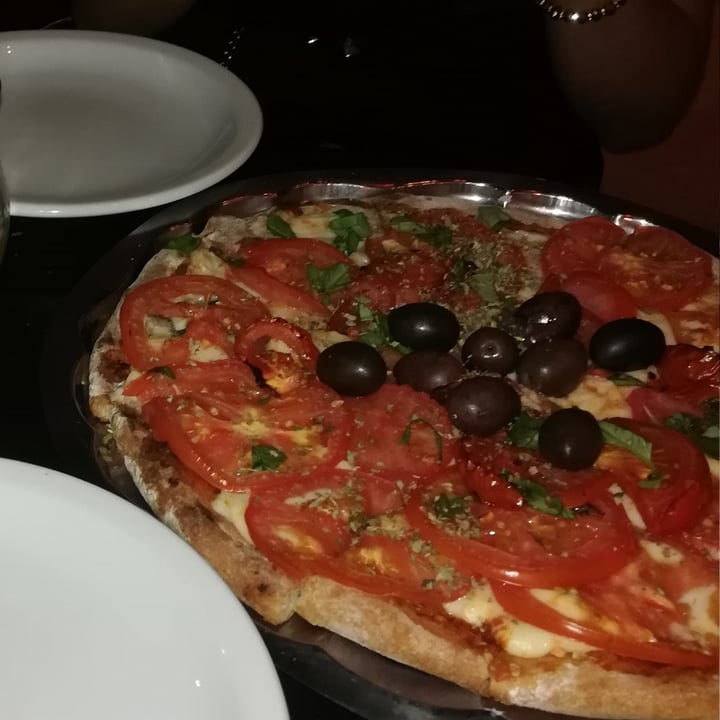 review photo of HUMO Restaurante Vegetariano Pizza Napolitana shared by @buki on 15 Apr 2021 - review