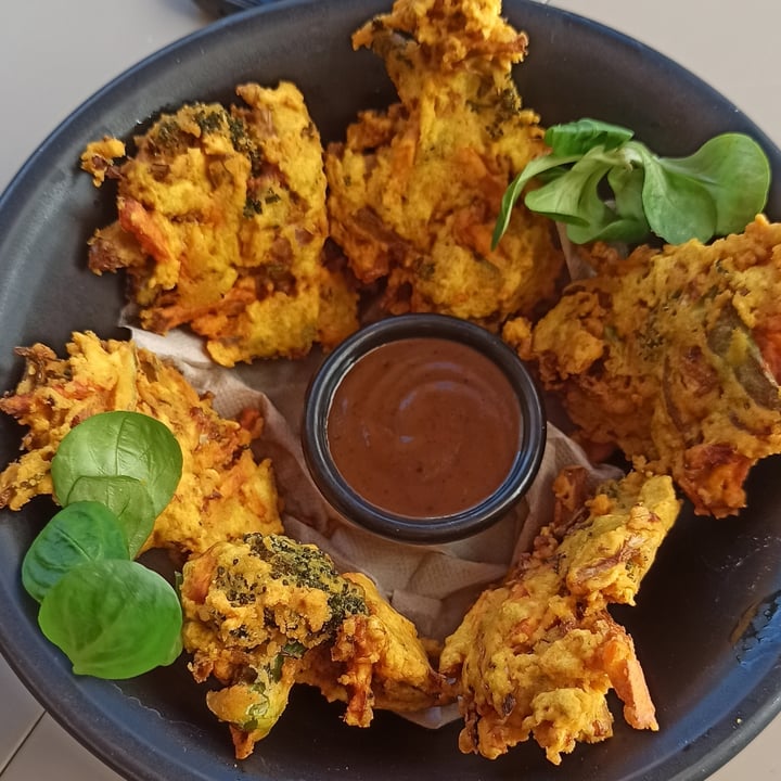 photo of Beet Vegetariano Pakoras shared by @ananicc on  02 Feb 2022 - review
