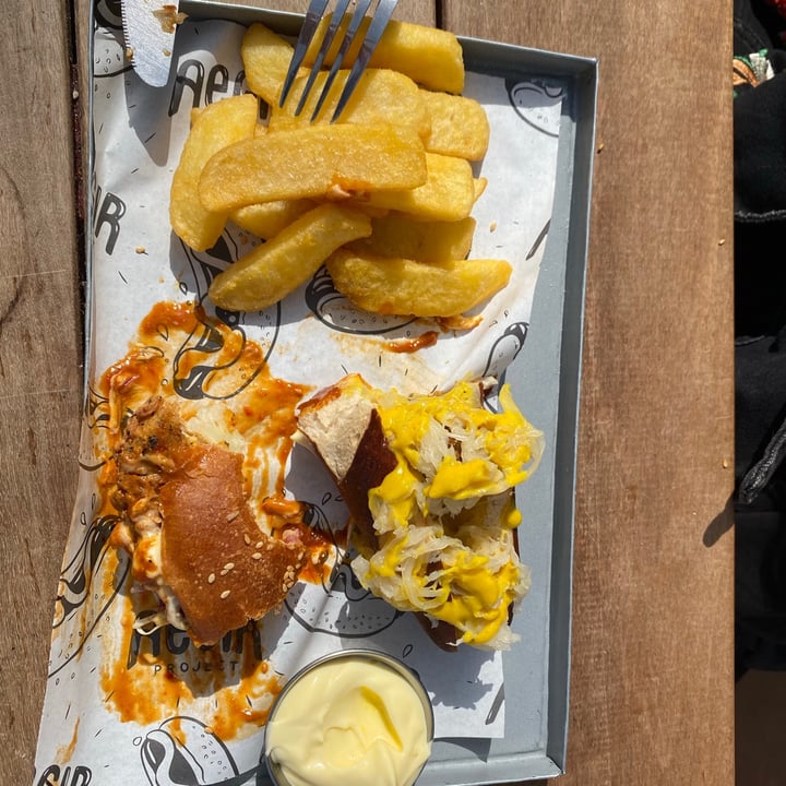 review photo of Aegir Project Brewery Vegan kfc burger shared by @carlagontier on 17 Aug 2021 - review