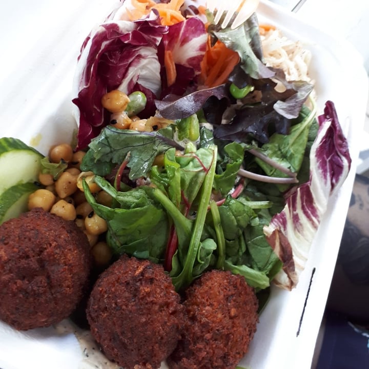 photo of Deli Bowl mit rote Linsen Bällchen shared by @jany666 on  03 Jul 2021 - review
