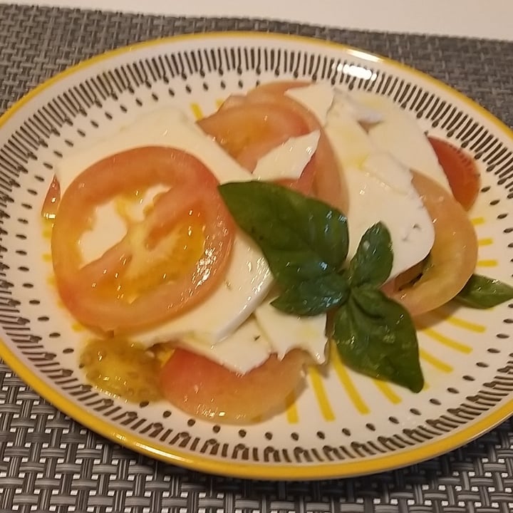 review photo of Madre Terra Veg Caprese shared by @gsll on 14 Jun 2022 - review