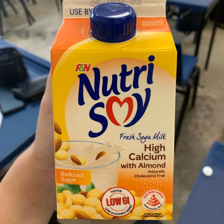photo of F&N Nutrisoy Fresh soya milk High Calcium with Almond shared by @audreytay on  29 Mar 2022 - review